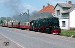 99 7239 mit P 14407 neben der Fernstraße 4 in Niedersachswerfen. (05.06.1989) <i>Foto: Wolfgang Bügel</i>