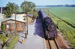 41 1289 erreicht mit P 6454 aus Magdeburg den Haltepunkt Vahldorf. (06.1979) <i>Foto: Dr. Uwe Knoblauch</i>