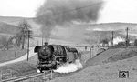 44 0221 vor einem grenzlastigen Umleitergüterzug von Saalfeld nach Arnstadt bei Quitelsdorf. (04.1977) <i>Foto: Burkhard Wollny</i>