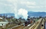 44 0393 fährt mit einem Güterzug von der Saalebahn kommend in den Bahnhof Saalfeld ein. (25.04.1980) <i>Foto: Hans-Dieter Jahr</i>