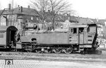 94 2043 auf der 3 km langen Stichstrecke von Eibenstock unterer Bf im Endbahnhof Eibenstock oberer Bf. Sie war mit einer Neigung von 50 Promille die steilste Eisenbahnstrecke in Sachsen. Zum Fahrplanwechsel am 27. September 1975 wurde der Reiseverkehr wegen des Talsperrenbaus hier eingestellt. Am 5. Oktober 1975 wurde die Strecke stillgelegt und wenig später abgebaut.  (29.04.1972) <i>Foto: Michael Malke</i>