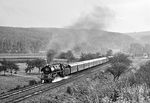 01 0513 fährt mit P 4006 nach Camburg aus dem Bahnhof Zeutsch zwischen Uhlstädt und Orlamünde. (09.09.1981) <i>Foto: Joachim Schmidt</i>
