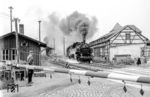 Der Sonderzug anlässlich des "Tag des Eisenbahners" 1976 fährt mit 86 1245 (und einer 50er) durch Böhrigen auf der Strecke Roßwein - Niederwiesa. (13.06.1976) <i>Foto: Karsten Risch</i>