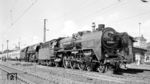 01 2204 und 01 1512 vor einem DMV-Sonderzug anläßlich "25 Jahre Verkehrsmuseum Dresden" in Radebeul-Ost. (17.09.1977) <i>Foto: Karsten Risch</i>