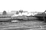 38 260, eine sächs. XII H2, bei der Ausfahrt aus Dresden Hbf. (10.09.1964) <i>Foto: Jörg Schulze</i>