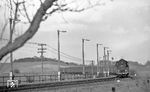 01 0534 fährt mit P 3025 in den Haltepunkt Traun bei Neustadt (Orla) ein. (04.1977) <i>Foto: Burkhard Wollny</i>