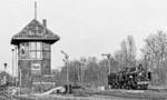 38 1182 setzt in Berlin-Grunewald um.  (03.1986) <i>Foto: Karsten Risch</i>