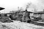 Im Bahnhof Karl-Marx-Stadt Siegmar fuhr 58 1645 dem Fotografen vor die Linse. (1968) <i>Foto: Alan Orchand</i>