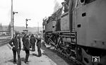 In der Ausfahrt Saalfeld geht es an einigen Kollegen vorbei. (04.1977) <i>Foto: Burkhard Wollny</i>