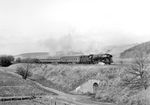 01 0522 mit dem D 217 (Paris - Berlin) bei Ronshausen. (04.1972) <i>Foto: Wolf Hanisch</i>