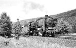 01 036 strebt mit dem D 199 über die Hönebacher Rampe dem innerdeutschen Grenzbahnhof Gerstungen entgegen. (08.1965) <i>Foto: Robin Fell</i>