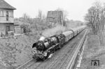 03 2162 vor dem Doppelstockzug D 560 aus Leipzig am Grünauer Kreuz in Berlin. (1977) <i>Foto: Karsten Risch</i>