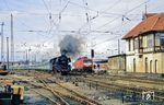 03 2204 fährt mit dem D 1249 (Berlin-Lichtenberg - Frankfurt/O - Warszawa - Brest - Smolensk - Wjasma - Michurinsk - Saratov) durch Erkner. (02.04.1994) <i>Foto: Klaus D. Holzborn</i>