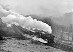 44 0504 (Bw Sangerhausen) hat soeben Sandersleben durchfahren und befindet sich auf dem Weg in Richtung Güsten. (29.11.1981) <i>Foto: Joachim Schmidt</i>