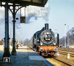Auch 1986 gab es Sonderfahrten für Eisenbahnfreunde der DR in Westberlin, diesmal mit 38 1182 auf der auf der Strecke Zoo - Wannsee - Spandau - Zoo. Hier dampft 38 1182 aus Berlin-Wannsee. (03.1986) <i>Foto: Karsten Risch</i>