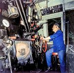 Der Lokführer auf der ölgefeuerten 95 0004 im Bahnhof Ernstthal am Rennsteig. (02.06.1979) <i>Foto: Karsten Risch</i>