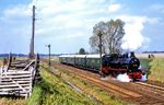 Am 08. und 09. Mai 1982 veranstaltete der BV Berlin des DMV der DDR anlässlich 100 Jahre Berliner Stadtbahn eine Sonderfahrt mit der Lok 74 1230 und dem Veltener Traditionszug von Nauen über Kremmen und Oranienburg nach Basdorf.  (08.05.1982) <i>Foto: Karsten Risch</i>