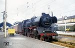 03 2254 (Bw Leipzig Hbf West) vor dem nur freitags verkehrenden D 505 (Berlin - Saalfeld) in Halle/Saale Hbf.  (12.05.1978) <i>Foto: Robin Fell</i>