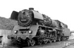 1970 hatte 03 1074 (Bw Stralsund) ihr dritten Spitzenlicht erhalten und wurde erneut im Bw Berlin-Karlshorst angetroffen. Deutlich sichtbar ist auch das Abdeckgitter über dem Führerhausdachfenster. (15.06.1970) <i>Foto: Rudi Lehmann, Slg. Holzborn</i>