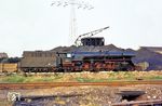 03 0074 mit Rekokessel und Knorr-Oberflächenvorwärmer sowie einer Kolbenspeisepumpe KP 4-250 im Heimat-Bw Stralsund. Die Kohlenberge waren für die seit dem 31.07.1965 mit Ölhauptfeuerung versehenen Lok entbehrlich. (10.1971) <i>Foto: Slg. Klaus D. Holzborn</i>