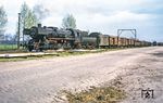 52 5758 (Bw Salzwedel) bei Rangierarbeiten im Bahnhof Hohenwulsch. Die Lok ging im Dezember 1943 fabrikneu an die RBD Königsberg und wurde am 27.07.1976 in Salzwedel ausgemustert. (04.1974) <i>Foto: Karsten Risch</i>