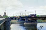 Am 02./03. Mai 1994 nahmen die Loks 01 2137, 03 2001, 03 2204, 03 1010 und 62 1015 an der Plandampfveranstaltung "Frühlingsdampf in Sachsen" teil. Dabei wurden zwischen Dresden und Görlitz Planzüge übernommen. Nebenbei fand in Dresden auch das 3. Dampflokfest statt. 03 2204 befährt hier mit N 5511 nach Görlitz die Marienbrücke in Dresden. Am Zugschluss läuft umlaufbedingt die Planlok des Zuges (eine 132) mit. (02.05.1994) <i>Foto: Klaus D. Holzborn</i>