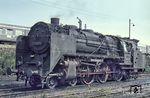 62 007 der Einsatzstelle Wriezen als Gastlok im ehemaligen Bw Berlin-Lichtenberg, das ab 1. August 1970 als Einsatzstelle dem Bw Berlin Ostbahnhof angegliedert wurde. Sie trägt vorschriftsmäßig die seit dem 1. Juni 1970 gültige EDV-Nummer 62 1007-4.  (25.08.1970) <i>Foto: Robin Fell</i>