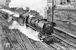 44 0053 (Bw Nordhausen) verlässt mit einem Güterzug den Bahnhof Sangerhausen in Richtung Blankenheim. (15.03.1971) <i>Foto: Bernd Wüstemann</i>