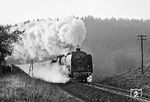 Mit einem Sonderzug von Saalfeld (Saale) nach Arnstadt verabschiedete sich 01 2118 bei der Deutschen Reichsbahn. Im Herbst 1981 wurde die Lok durch den Verein Historische Eisenbahn Frankfurt/M. erworben und am 07. November 1981 zusammen mit 23 1097 und 03 098 von Köthen kommend nach Frankfurt/M. überführt. (05.09.1981) <i>Foto: Joachim Schmidt</i>