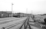 Rangierarbeiten im Kleinbahnhof Anklam der Mecklenburg-Pommersche Schmalspurbahn (MPSB). (18.08.1966) <i>Foto: Gerd Wolff</i>
