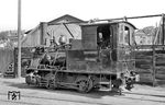Bei 99 5606 handelt es sich um eine Lok des Lenz-Typ i, von denen insgesamt 38 Maschinen bei Vulcan in Stettin für die Bahnen des Eisenbahnunternehmens Lenz & Co. hergestellt und vom Hersteller als Typ "Pommern" bezeichnet wurden. 99 5606 wurde nach Einstellung der FKB in den Westen verkauft und stand von 1972 bis 2009 bei der Firma Lehmann in Nürnberg. 2016 wurde sie an den Privatsammler Wim Pater in die Niederlande verkauft.  (19.08.1966) <i>Foto: Gerd Wolff</i>