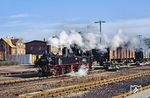 99 1574 rangiert im Bahnhof Mügeln (b Oschatz). In seiner größten Ausdehnung im Jahr 1927 hatte der Bahnhof 35 Gleise und etwa 70 Weichen und galt zu dieser Zeit als der bedeutendste Schmalspurbahnhof in Europa. (09.11.1989) <i>Foto: Wolfgang Bügel</i>