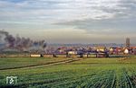 In der morgendlichen Stille des 11. November 1989 erreicht 99 1786 mit P 14206 das Straßenangerdorf Berbisdorf, einen Ortsteil von Radeburg. (11.11.1989) <i>Foto: Wolfgang Bügel</i>