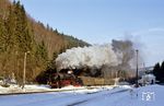 Ausfahrt des P 9015 mit 52 6666 im Bahnhof Gehlberg. (21.02.1991) <i>Foto: Henry Riedel, Slg. H.J. Müller</i>