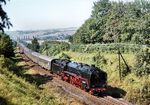 01 2118 fährt im Elstertal mit E 802 (Sonneberg - Leipzig) nach Wetterzeube ein. (03.09.1980) <i>Foto: Joachim Schmidt</i>