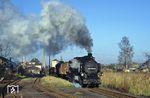 99 1776 hat mit Ng 67286 mittlerweile den Bahnhof Zittau Vorstadt erreicht. Dort wird u.a. der Anschluss des VEB Dach- und Isolierstoffwerks und des Textilwerkes bedient. (11.11.1989) <i>Foto: Wolfgang Bügel</i>