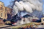 Mit Volldampf geht es für 99 1586 durch Oschatz Süd. (12.11.1989) <i>Foto: Wolfgang Bügel</i>