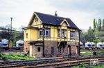 Das Wärterstellwerk "Sno" der Bauart Jüdel im Bahnhof Sandersleben (Anh). Es ging am 09.12.2000 vom Netz. (14.05.1977) <i>Foto: Karsten Risch</i>