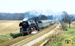 01 1515 in der Steigung aus dem Elbtal hinter Weinböhla mit dem D 370 "Panonia-Express" nach Berlin. (03.1976) <i>Foto: Karsten Risch</i>