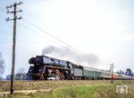 01 1515 (Bw Berlin Ostbahnhof) mit dem D 370 "Pannonia-Express" auf dem Weg nach Berlin bei Golßen. (04.1975) <i>Foto: Karsten Risch</i>