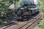 Dem D 561 folgt 86 1136 mit einem Personenzug von Zwickau (Sachs) nach Aue (Sachs). (06.1973) <i>Foto: Robin Fell</i>