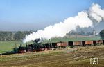 Hinter Mügeln ging es mit vereinten Kräften von 99 1586 und 99 1564 am Ng 66980 nach Kemmlitz weiter.  (12.11.1989) <i>Foto: Wolfgang Bügel</i>