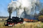 Mit Volldampf geht es für 99 1586 und 99 1564 vor Ng 66980 durch Nebitzschen. (12.11.1989) <i>Foto: Wolfgang Bügel</i>