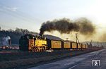 Im letzten Licht des Tages ist 99 7246 mit P 14410 von Nordhausen nach Hasselfelde bei Ilfeld unterwegs. (19.02.1990) <i>Foto: Wolfgang Bügel</i>