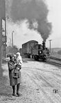 Alt und jung in Schönheide. (04.1976) <i>Foto: Burkhard Wollny</i>