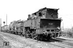 Die Zwickauer 91 697 rangiert in der hochliegenden Güterzug-Ausfahrgruppe Richtung Wilkau-Haßlau des Bahnhofs Zwickau (Sachs) Hbf. (06.1967) <i>Foto: Robin Fell</i>