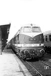 Um 11.35 Uhr ist V 180 101 vom Bw Reichenbach (Vogtl) mit dem D 1046 (Dresden - Stuttgart) in Hof Hbf angekommen. Hier wird eine Hofer 01 den Zug übernehmen. (03.04.1969) <i>Foto: Wolfgang Bügel</i>