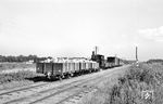 99 5611 bedient die neun Kilometer lange Abzweigung von Altenpleen zu dem nördlich von Stralsund gelegenen Küstenort Klausdorf.  (19.08.1966) <i>Foto: Gerd Wolff</i>