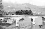 58 1772 vom Bw Weimar überquert mit einem Güterzug die Saale in Bad Kösen. (29.08.1966) <i>Foto: Klaus D. Holzborn</i>