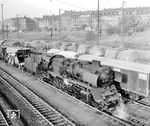 Die Karl-Marx-Städter 50 1005 (ex 50 005, Henschel Kassel, Baujahr 1939) im Rangierbahnhof KMS-Hilbersdorf. 1965 hatte sie den Kessel Böhmische MF Prag (16431/1942) von 50 1343 erhalten, sowie 1969 einen Giesl-Flachejektor. (25.01.1975) <i>Foto: Michael Malke</i>